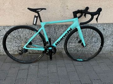 Used Bianchi Sprint 105 2025 2025 Road & Gravel, Green — image 2 of 5