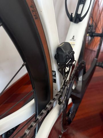 Used Megamo PULSE 05 2025 2025 Road & Gravel, White — image 5 of 15
