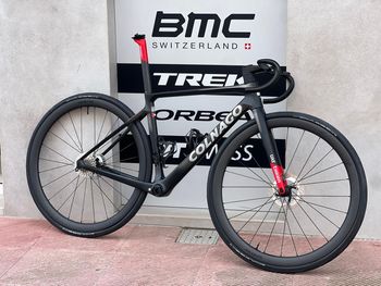 Używany Colnago V4Rs Disc Dura-Ace Di2 9200 w/Fulcrum Racing 600 Wheels 2024 Frameset 2024 Road & Gravel