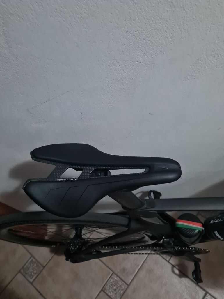 Used Bianchi Oltre Shimano Ultegra Di2 2023 Road & Gravel, Black — image 4 of 8