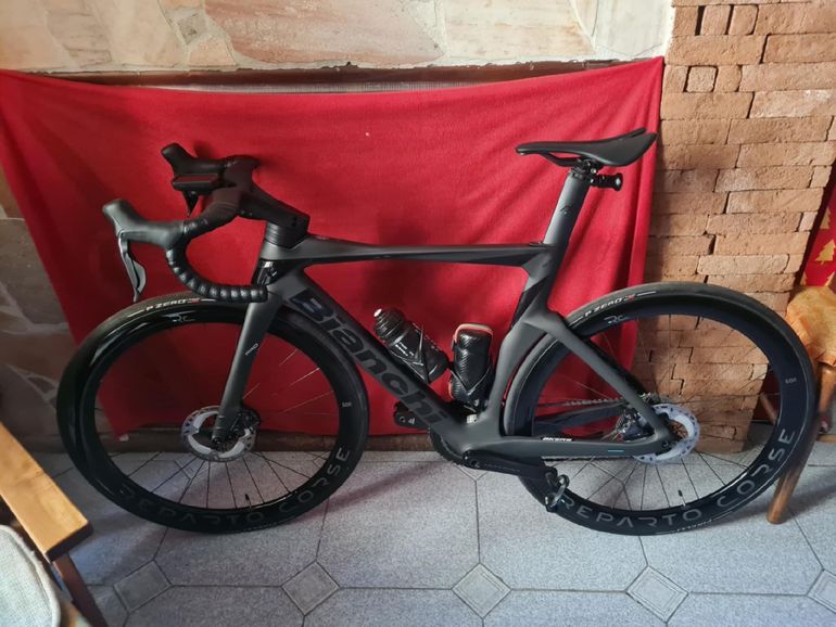 Used Bianchi Oltre Shimano Ultegra Di2 2023 Road & Gravel, Black — image 8 of 8