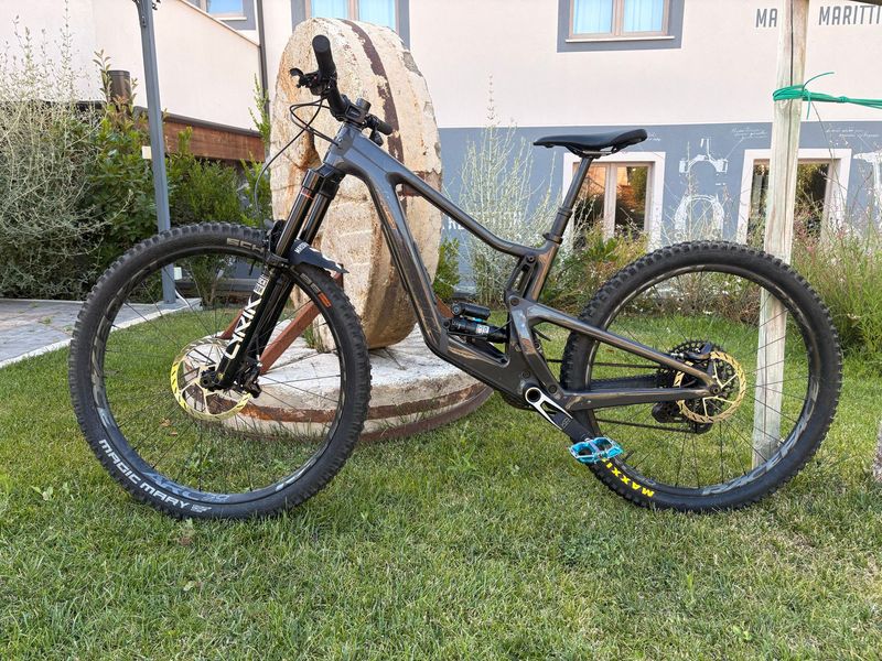 Brugt Santa Cruz Bronson Sram Eagle Transmission X0 2024 2024 MTB