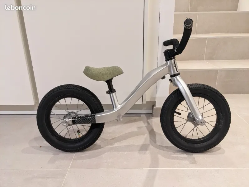 Used Moustache Mercredi 2022 Urban & Touring