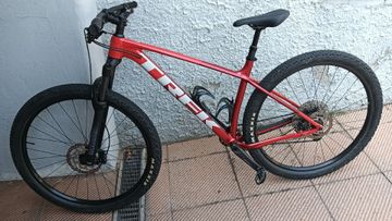 Trek Procaliber Shimano Deore XT 2025 Mountainbike usato, Rosso — immagine 2 di 8