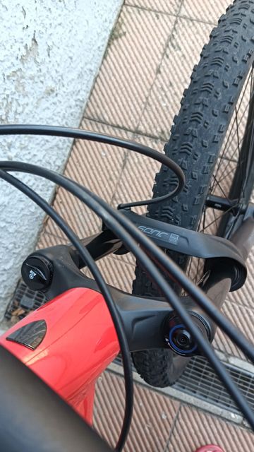 Trek Procaliber Shimano Deore XT 2025 Mountainbike usato, Rosso — immagine 6 di 8