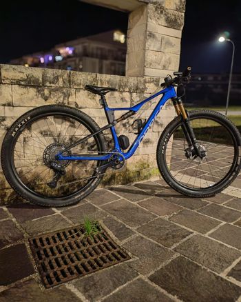 Gebrauchtes Orbea Oiz Shimano Deore XT Di2 2026 Mountainbike, Blau — Bild 6 von 6