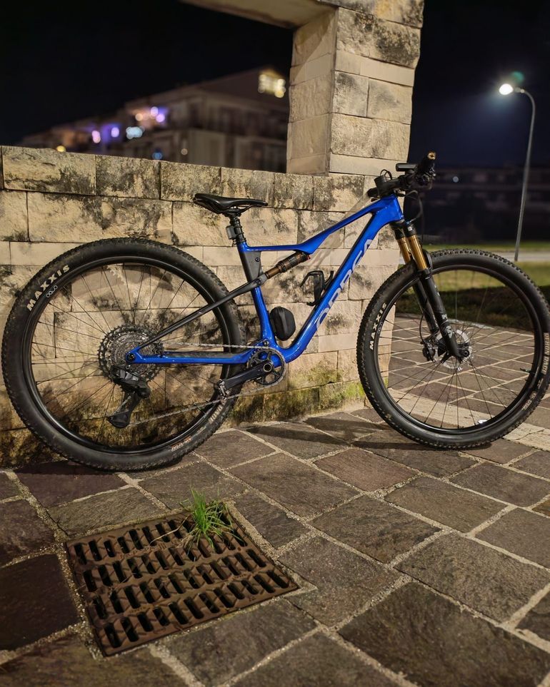 Gebrauchtes Orbea Oiz Shimano Deore XT Di2 2026 Mountainbike, Blau — Bild 6 von 6