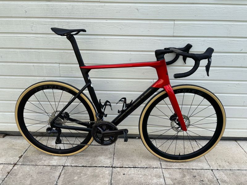Used Adris Custom Shimano Ultegra Di2 2025 Road & Gravel