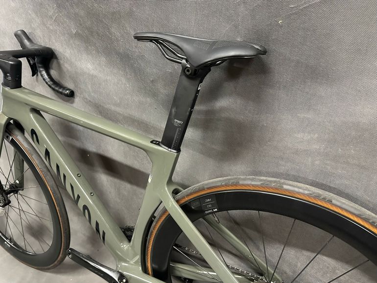 Brugt Canyon Aeroad CF SLX 7 Di2 2025 2025 Road & Gravel — billede 16 af 18