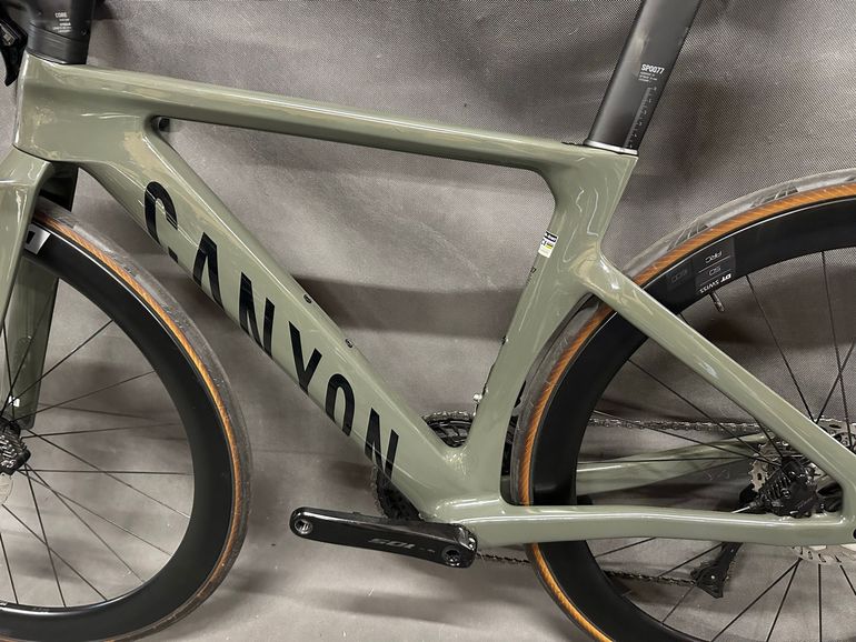 Brugt Canyon Aeroad CF SLX 7 Di2 2025 2025 Road & Gravel — billede 17 af 18