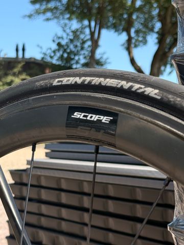 Tweedehands Canyon Ultimate CF SL 8.0 2019 2019 Road & Gravel — afbeelding 4 van 18