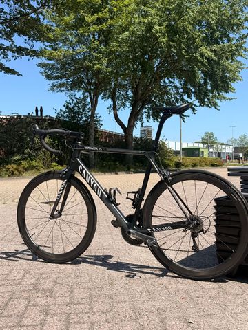 Tweedehands Canyon Ultimate CF SL 8.0 2019 2019 Road & Gravel — afbeelding 1 van 18