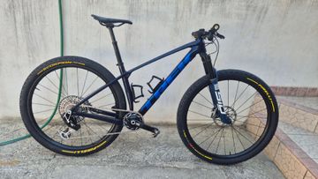 Used Trek Procaliber Sram Eagle Transmission XX 2024 Mountainbike, Blue, 29 — image 1 of 9