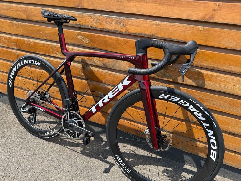 【Madone 9.2 2017】／要整備・レストアベース（NZ購入) Madone 9.2 2017】／要整備・レストアベース（NZ購入) Madone 9.2 2017