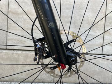 Brugt Trek E-Caliber 9.8 XT Gen 2 2022 2022 Mountainbike — billede 10 af 12