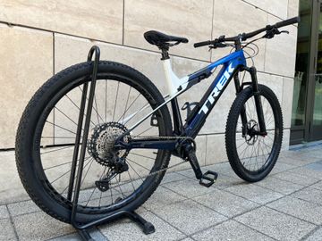 Brugt Trek E-Caliber 9.8 XT Gen 2 2022 2022 Mountainbike — billede 5 af 12