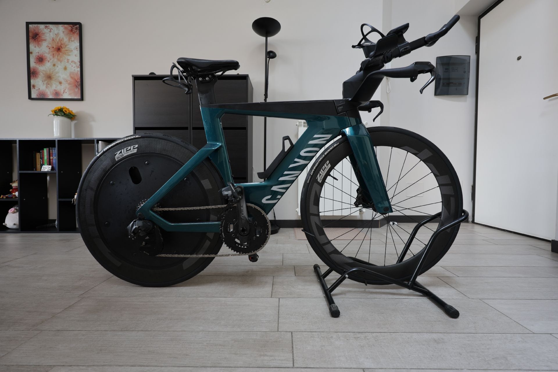 Used Canyon Speedmax CF SLX 8 eTap 2022 – € 6.700 | buycycle