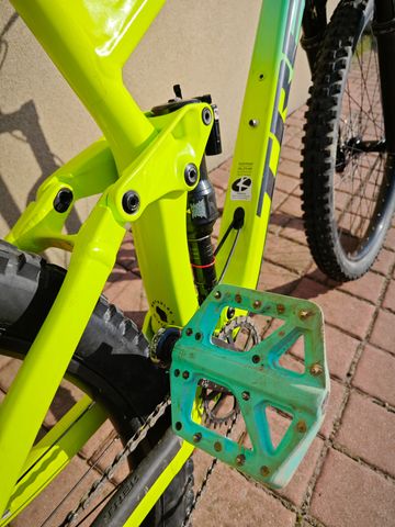 Tweedehands Trek Slash Shimano Deore 2019 Mountainbike — afbeelding 9 van 14