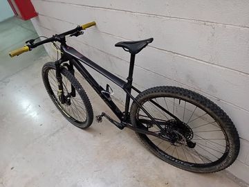 Used Focus Raven SRAM NX 2018 Mountainbike, Black — image 2 of 4