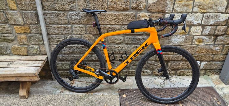 Brugt Trek Checkpoint SLR 7 eTap 2023 2023 Road & Gravel — billede 1 af 4