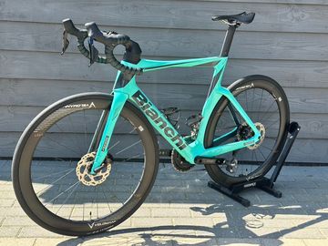Brugt Bianchi Oltre Comp 105 Di2 2025 2025 Road & Gravel — billede 13 af 17