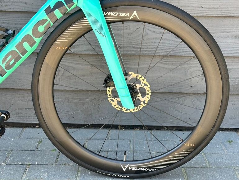 Brugt Bianchi Oltre Comp 105 Di2 2025 2025 Road & Gravel — billede 8 af 17