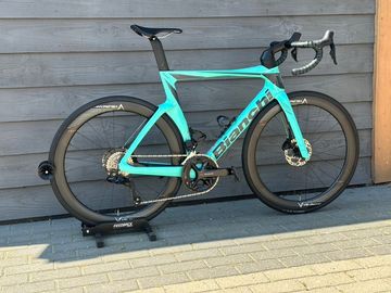 Brugt Bianchi Oltre Comp 105 Di2 2025 2025 Road & Gravel — billede 2 af 17