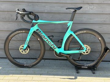 Brugt Bianchi Oltre Comp 105 Di2 2025 2025 Road & Gravel — billede 14 af 17