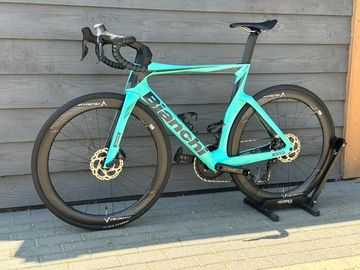 Brugt Bianchi Oltre Comp 105 Di2 2025 2025 Road & Gravel — billede 16 af 17