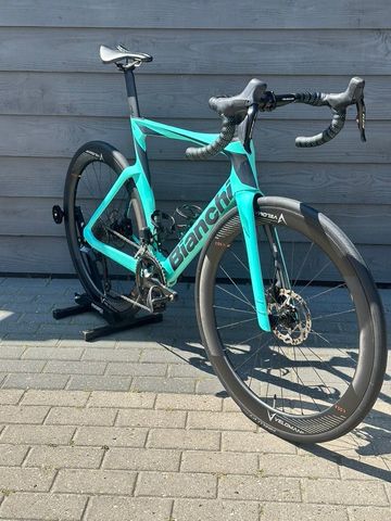 Brugt Bianchi Oltre Comp 105 Di2 2025 2025 Road & Gravel — billede 11 af 17