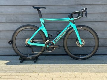 Brugt Bianchi Oltre Comp 105 Di2 2025 2025 Road & Gravel — billede 4 af 17