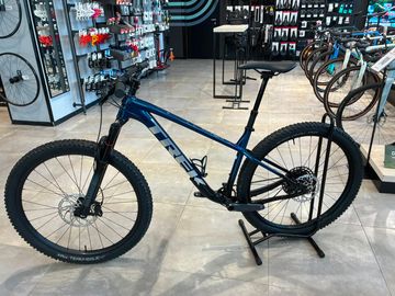 Käytetty Trek Roscoe 8 2023 2023 Mountainbike — kuva 2 / 6