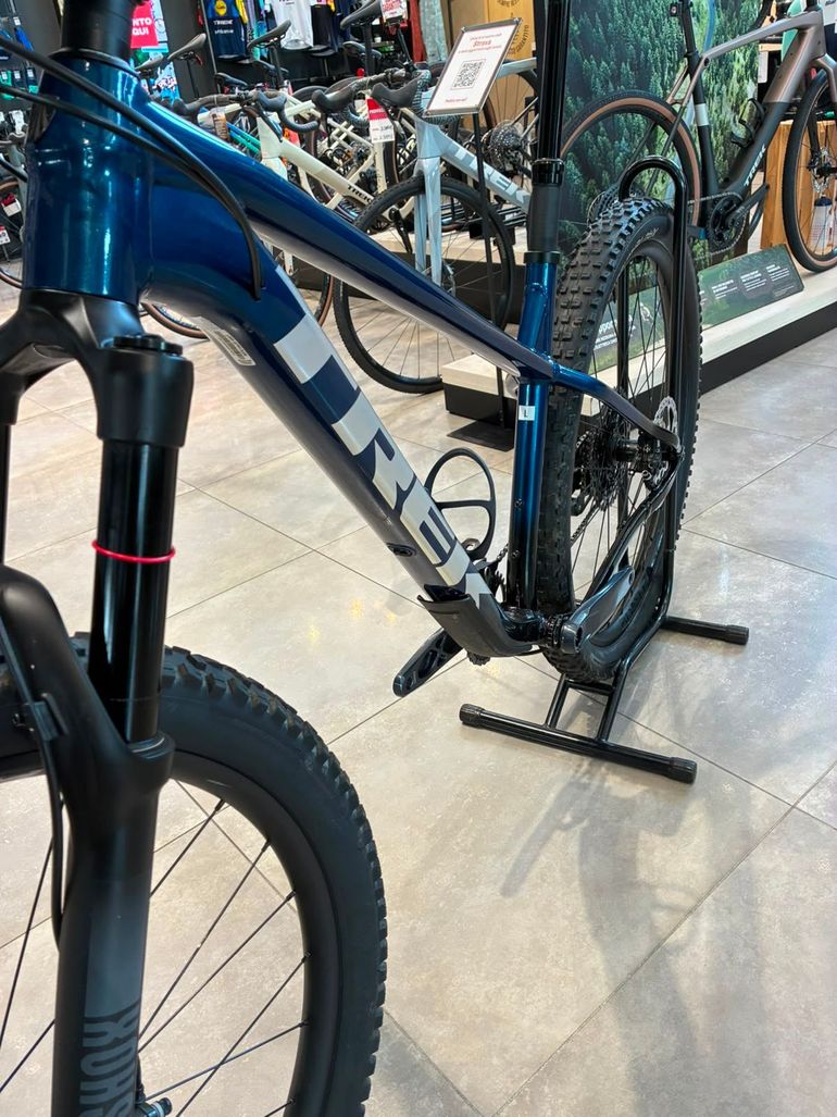 Brugt Trek Roscoe 8 2023 2023 Mountainbike — billede 5 af 6