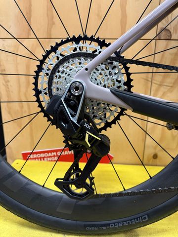Gebrauchtes Santa Cruz Stigmata SRAM Red eTap AXS 2025 Road & Gravel, Violett — Bild 3 von 3