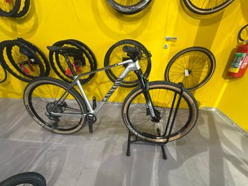 Used Canyon Exceed CF 7 2023 2023 Mountainbike, Light Gray, 29 — image 1 of 7