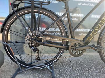 Used Trek Custom Shimano Altus 2024 Urban, Black — image 3 of 6
