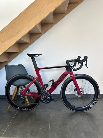 Canyon Aeroad CF SL 8 2024 2024 Route & Gravel d'occasion