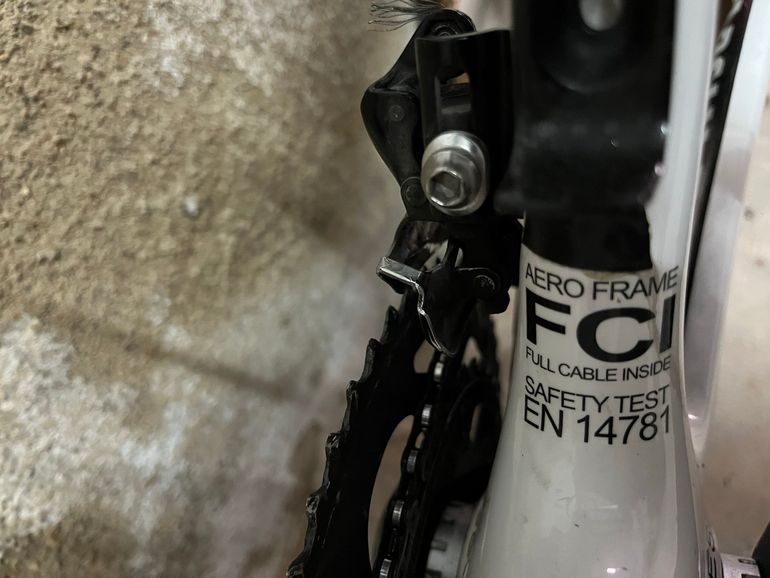 Used Capsule Epsilon Shimano 105 2020 Road & Gravel, White — image 3 of 5