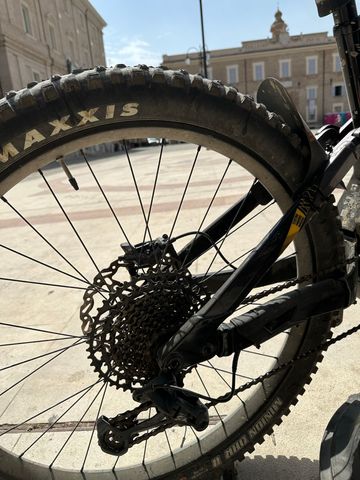 Tweedehands Lapierre Overvolt AM 7.6 2021 2021 Mountainbike — afbeelding 2 van 11