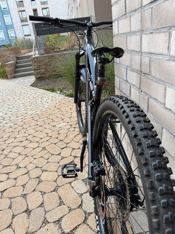 Używany Cannondale Habit LT 2 2023 2023 Mountainbike — zdjęcie 8 z 11