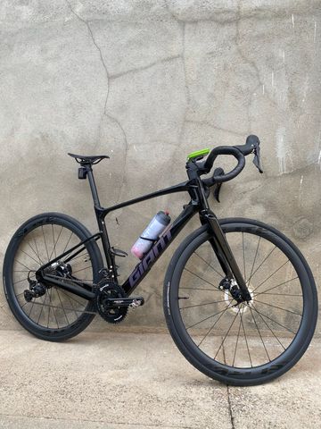 Käytetty Giant Revolt Advanced 2 2025 2025 Road & Gravel — kuva 12 / 21