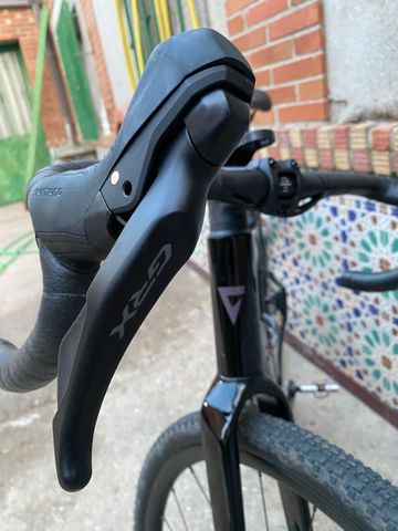 Käytetty Giant Revolt Advanced 2 2025 2025 Road & Gravel — kuva 6 / 21