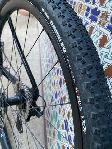 Käytetty Giant Revolt Advanced 2 2025 2025 Road & Gravel — kuva 8 / 21