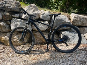 Used Cannondale Trail 5 2019 2019 Mountainbike, Black, 27.5 — image 2 of 9