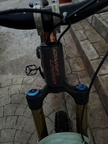 UNNO DASH Factory 2024 2024 Mountainbike d'occasion — image 6 sur 7