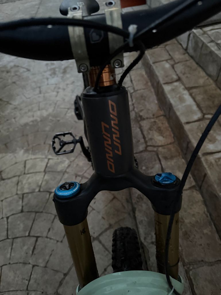 Brugt UNNO DASH Factory 2024 2024 Mountainbike — billede 6 af 7