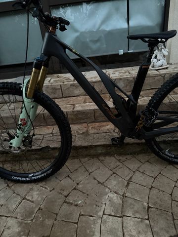 UNNO DASH Factory 2024 2024 Mountainbike d'occasion — image 7 sur 7