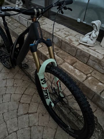 UNNO DASH Factory 2024 2024 Mountainbike d'occasion — image 5 sur 7
