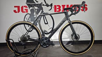 Used Canyon CF SL 8.0 Disc + CARBON WHEELS ROVAL 2021 Road & Gravel