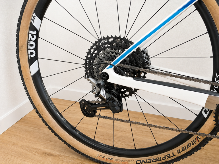 Canyon Exceed CFR Team 2023 2023 Mountainbike usato, Bianco — immagine 2 di 5